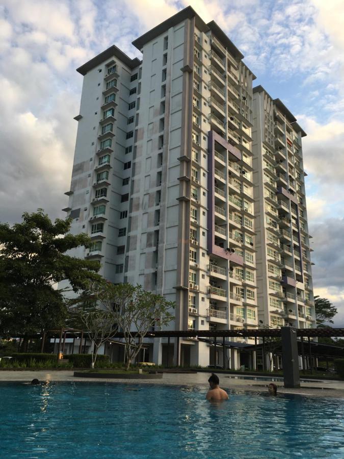 Ohana Sky Villa Residences Kuching Exterior photo